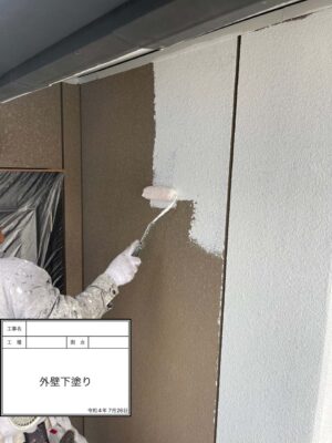 外壁塗装下塗り2回目