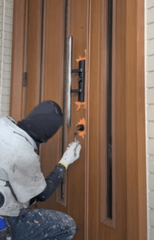 玄関取手上塗り1回目