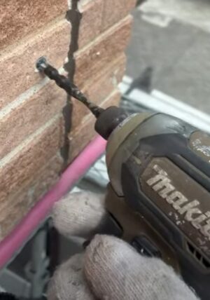 外壁浮きビス止め