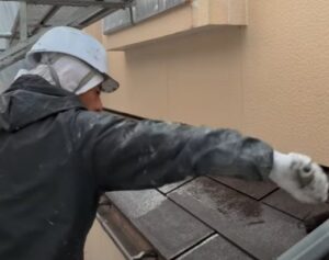 下屋根塗装1回目